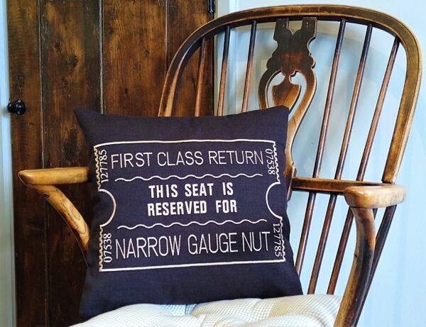 Giftshop Black Narrow gauge nut scatter cushion