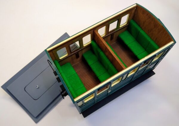 Rolling Stock Classic Freelance Green and Cream 2 compartment interior