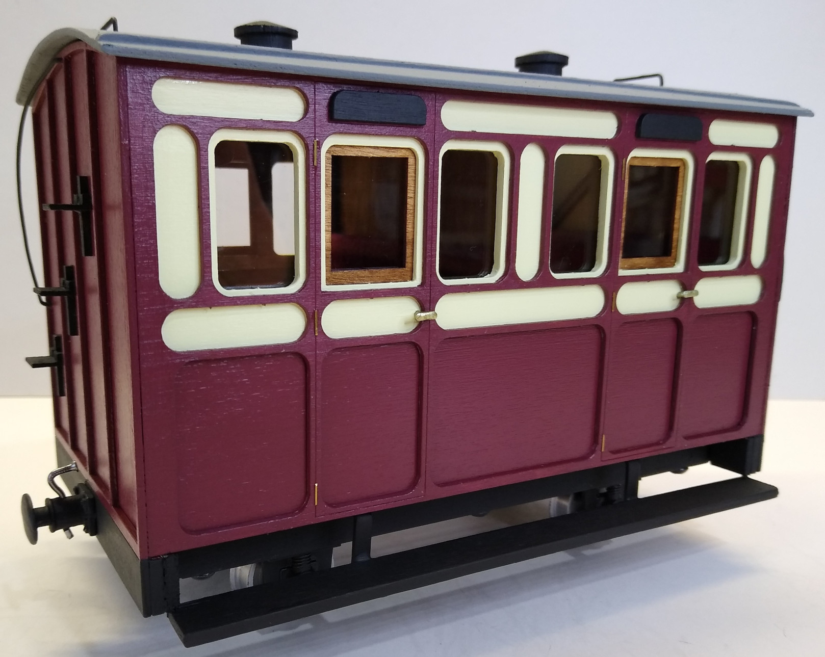 Rolling Stock Classic Freelance Blood and Custard 2 compartment