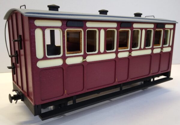 Rolling Stock Classic Freelance Blood and Custard 3 compartment
