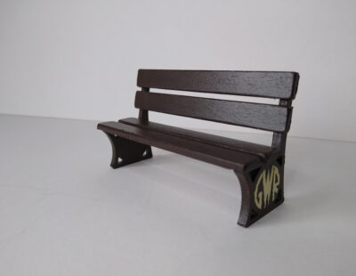 2 str GWR bench