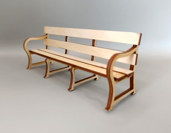 4 str Victorian Bench