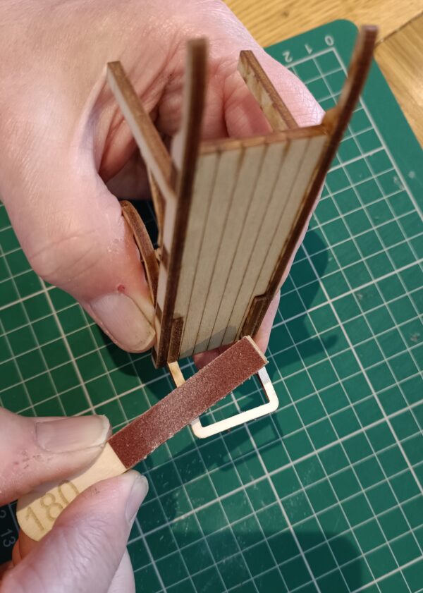 sanding files come in a pack of 4. Each file is double sided.